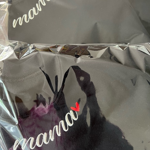 Custom embroidered Mama sweatshirt with kid name’s.Great gift for Mother’s Day. - Picture 4 of 5